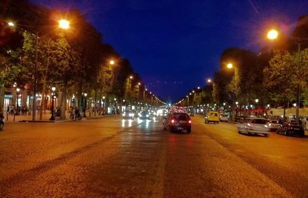 חיי לילה בפריז – עיר האורות לא?