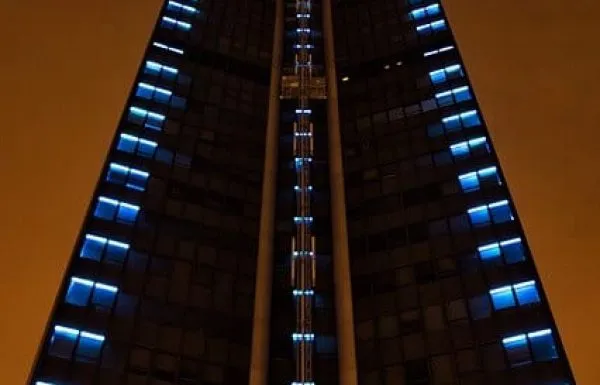 מגדל מונפרנאס  – Montparnasse Tower – חווית תצפית בגובה של 210 מטרים על פריז