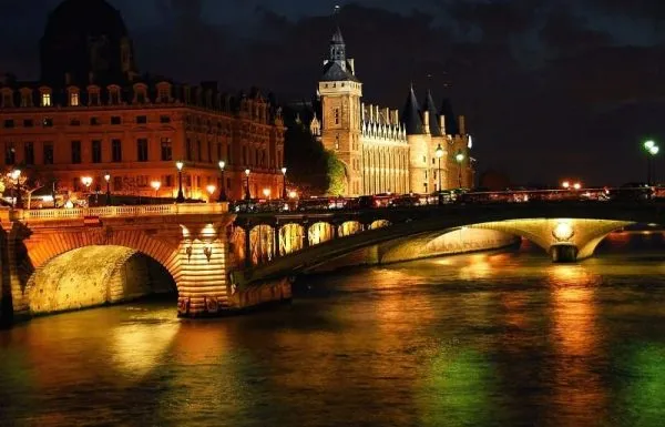 מדריך קצר לאטרקציות בפריז למשפחות